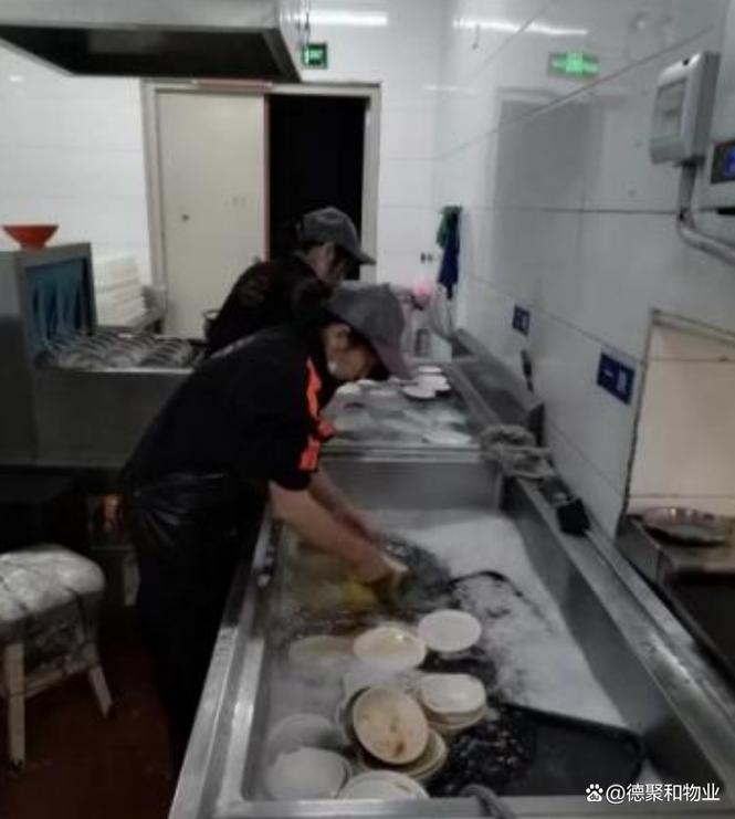 工厂保洁外包 专业保洁服务如何助力企业降本增效